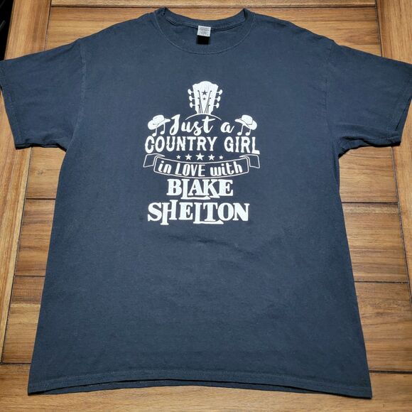 Gildan SS Black Tee "...Country Girl In Love...Blake Shelton" - Size Large - Picture 2 of 5